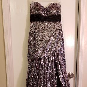 Gorgeous prom or pageant dress